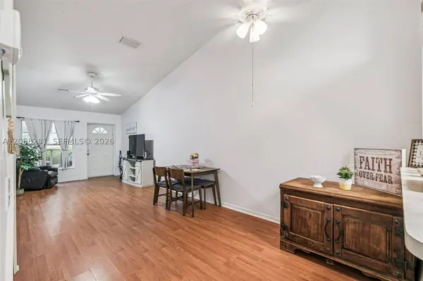608 E Grand Hwy