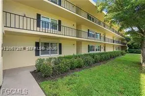 1085 Forest Lakes Dr #8102, Naples, FL 34105