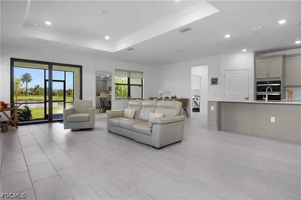10383 Maddox LN, Bonita Springs, FL 34135