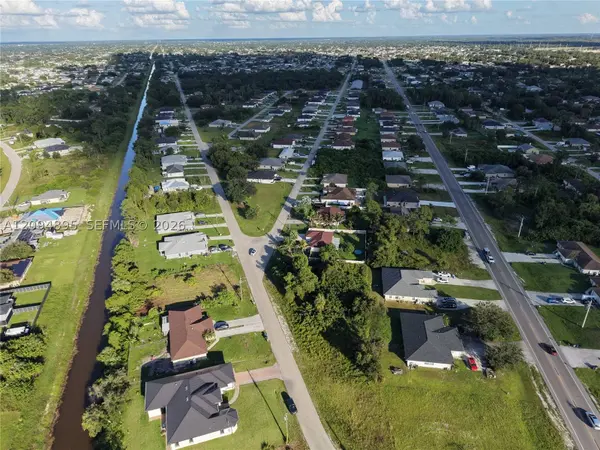 4777/4779 22ND ST SW, Lehigh Acres, FL 33973