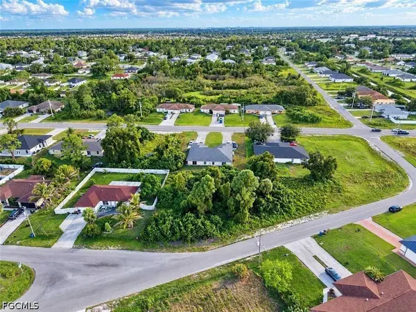 4777/4779 22nd ST SW, Lehigh Acres, FL 33973