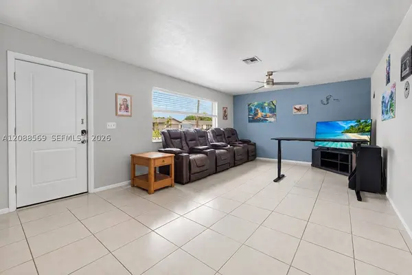 1204 SE 35th St, Cape Coral, FL 33904