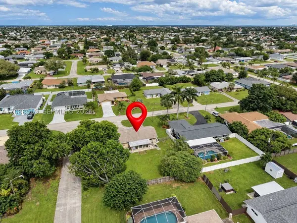 1204 SE 35th St, Cape Coral, FL 33904