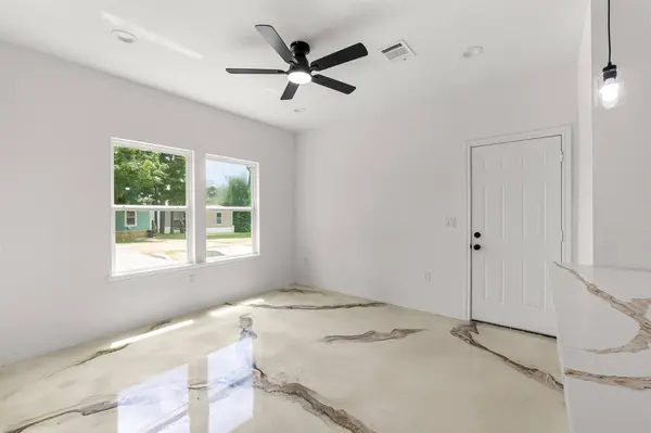 16736 E Ivanhoe, Montgomery, TX 77316
