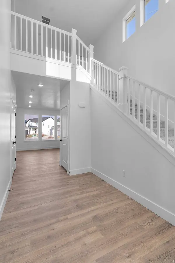 2414 W SANTA FE DR, Mapleton, UT 84664