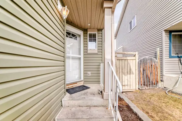 52 Saddlebrook Way NE, Calgary, AB T3J
