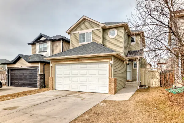 52 Saddlebrook Way NE, Calgary, AB T3J