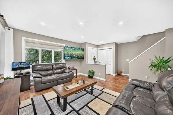 303 Saddlebrook CIR NE, Calgary, AB T3J 0K1