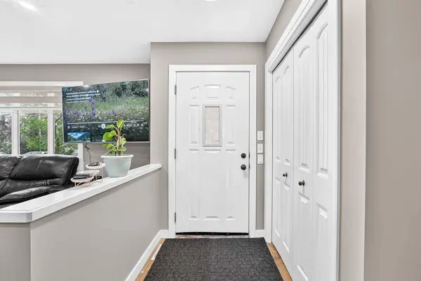 303 Saddlebrook CIR NE, Calgary, AB T3J 0K1