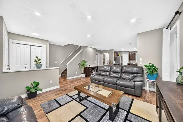 303 Saddlebrook CIR NE, Calgary, AB T3J 0K1