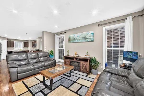 303 Saddlebrook CIR NE, Calgary, AB T3J 0K1