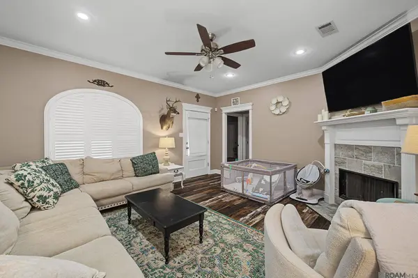 32804 Faulkner Dr, Denham Springs, LA 70706