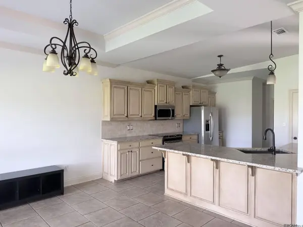 10144 Garden Oaks Ave, Denham Springs, LA 70706