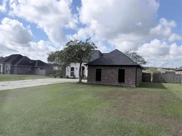 10144 Garden Oaks Ave, Denham Springs, LA 70706