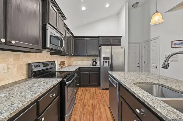 7020 Chandler Bluff Rd, Denham Springs, LA 70706