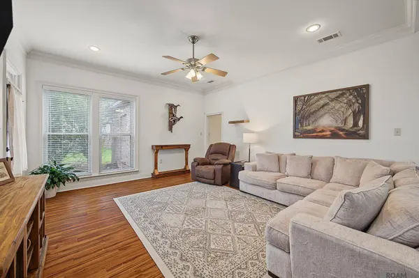 7020 Chandler Bluff Rd, Denham Springs, LA 70706