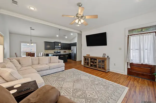 7020 Chandler Bluff Rd, Denham Springs, LA 70706