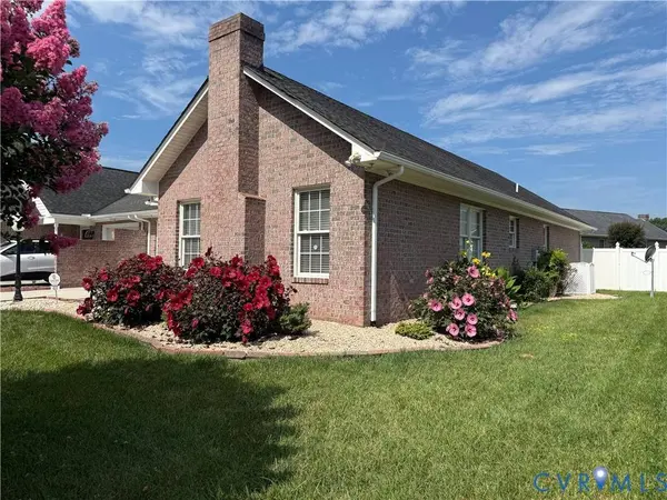 408 Cobblestone DR, Hopewell, VA 23860