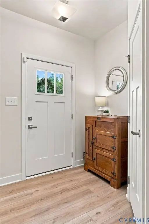 10877 Genito Square DR, Midlothian, VA 23112