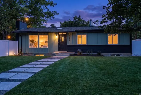 1960 E MEADOW DR, Cottonwood Heights, UT 84121