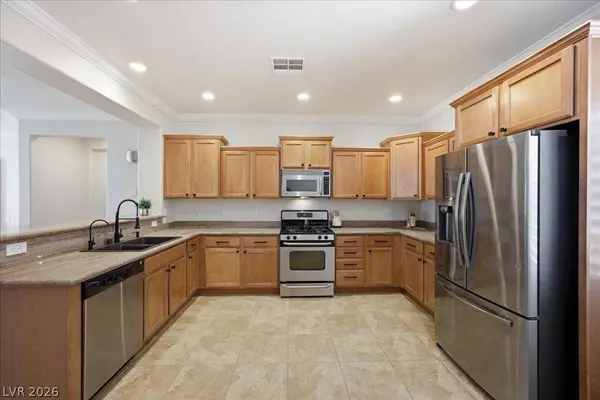 6737 Scavenger Hunt ST, North Las Vegas, NV 89084