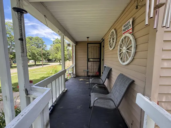 841 N Waterloo Avenue, Jackson, MI 49202