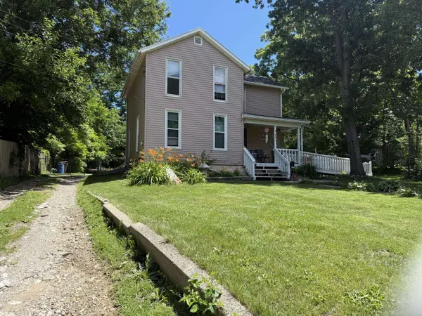 841 N Waterloo Avenue, Jackson, MI 49202