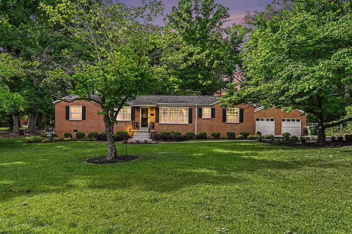 704 Marion Sims Dr, Lancaster, SC 29720-1926