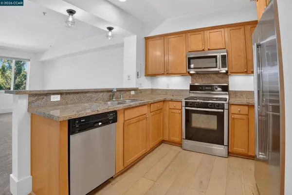 1310 Creekside Dr #206, Walnut Creek, CA 94596