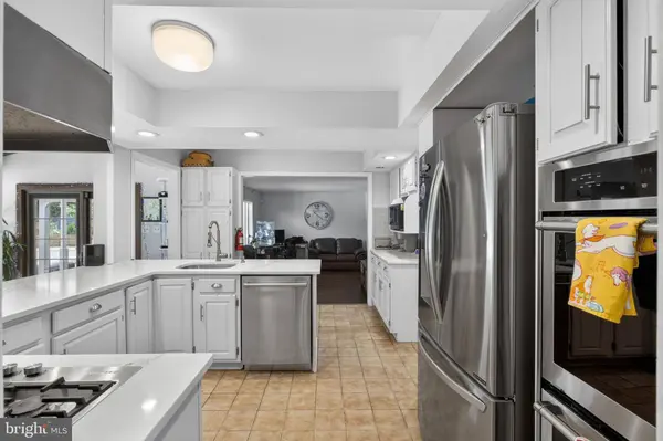 216 REVERE RD, Marlton, NJ 08053
