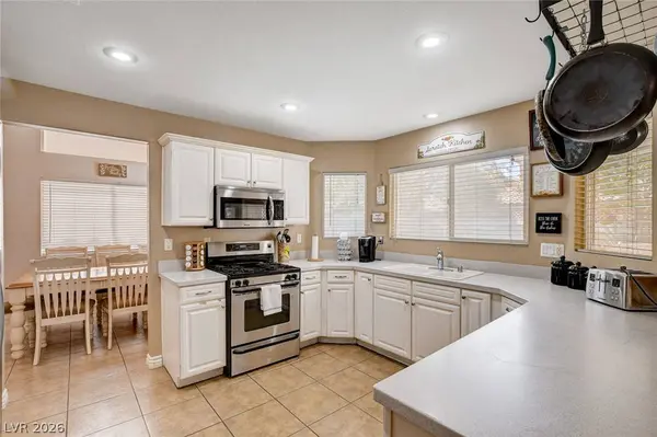 9364 Warm Waters AVE, Las Vegas, NV 89129