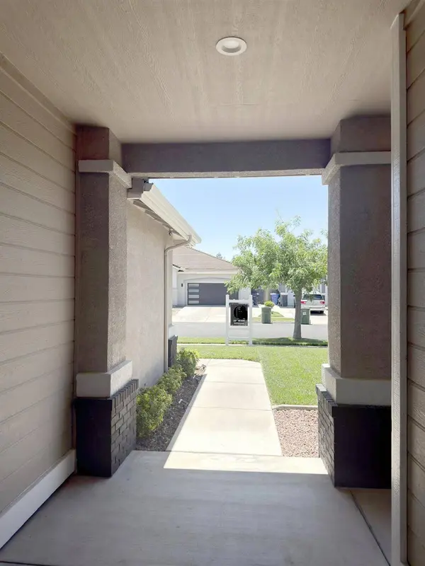 2219 Autumn Moon WAY, Turlock, CA 95382