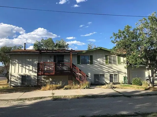 250 S 7th St, Lander, WY 82520-3012