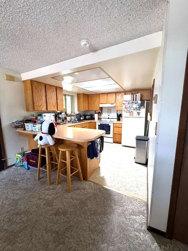 250 S 7th St, Lander, WY 82520-3012