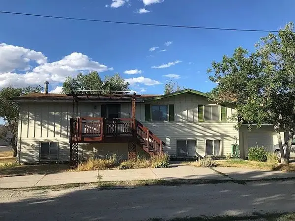 250 S 7th St, Lander, WY 82520-3012