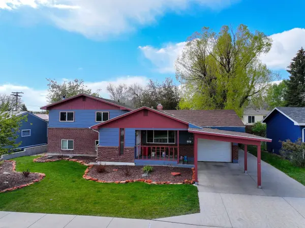 935 Cliff Street, Lander, WY 82520