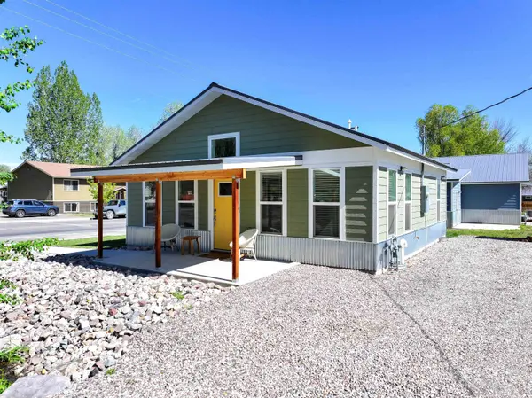660 N 2nd Street, Lander, WY 82520