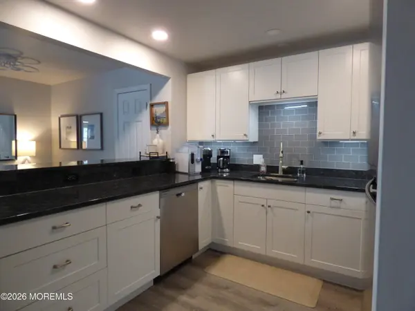 1 Osborne Place #44, Sea Bright, NJ 07760