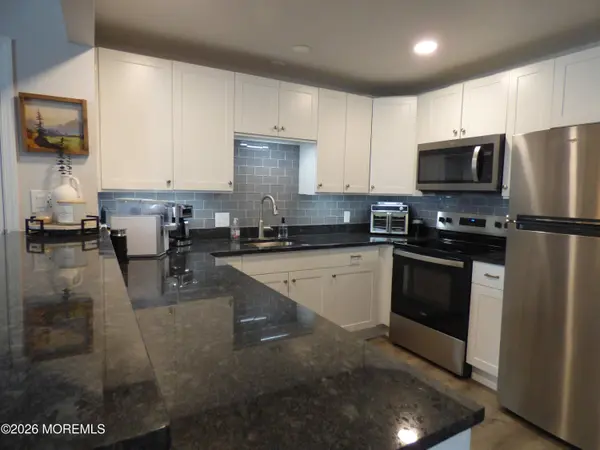 1 Osborne Place #44, Sea Bright, NJ 07760
