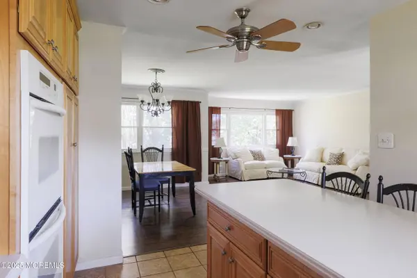 17 Cavan Lane, Hazlet, NJ 07730