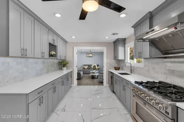 2 Girard Street, Marlboro, NJ 07746