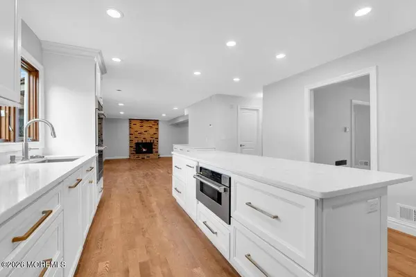 6 Oak Tree Lane, Ocean Twp, NJ 07712