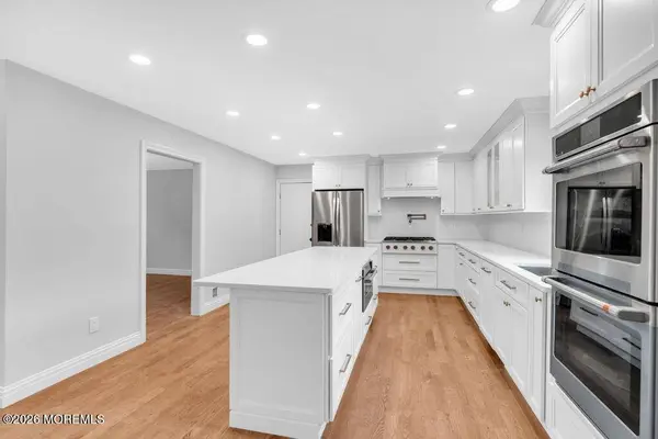6 Oak Tree Lane, Ocean Twp, NJ 07712