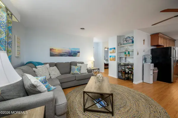 45 Cambridge Court, Lakewood, NJ 08701