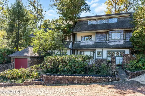 7 Hillside Road