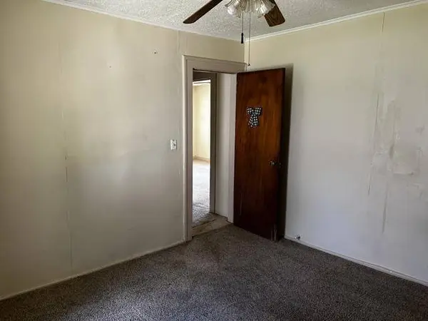 1221 N 4TH, Arkansas City, KS 67005