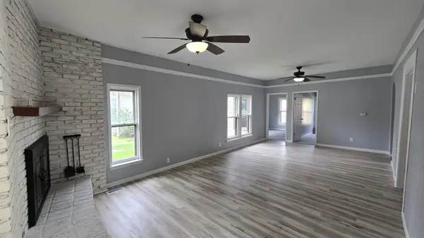 614 N C St, Arkansas City, KS 67005