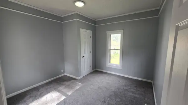 614 N C St, Arkansas City, KS 67005