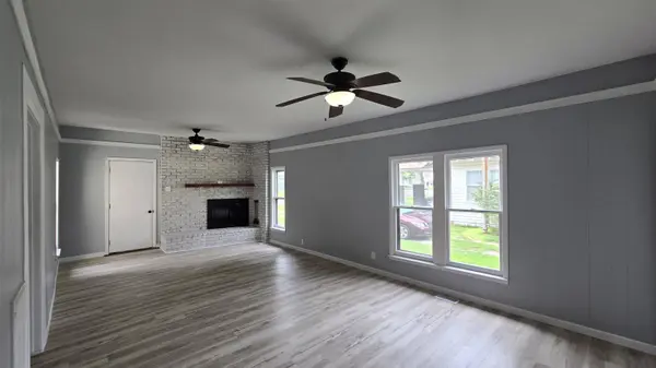 614 N C St, Arkansas City, KS 67005