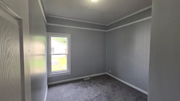 614 N C St, Arkansas City, KS 67005